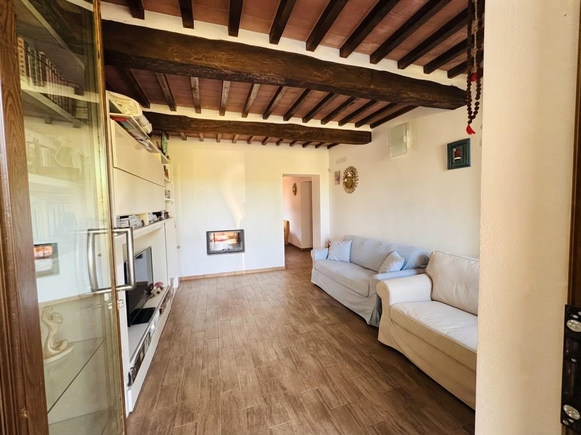 Quadrilocale con giardino a Follonica
