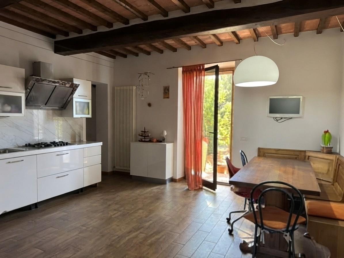 Quadrilocale con giardino a Follonica
