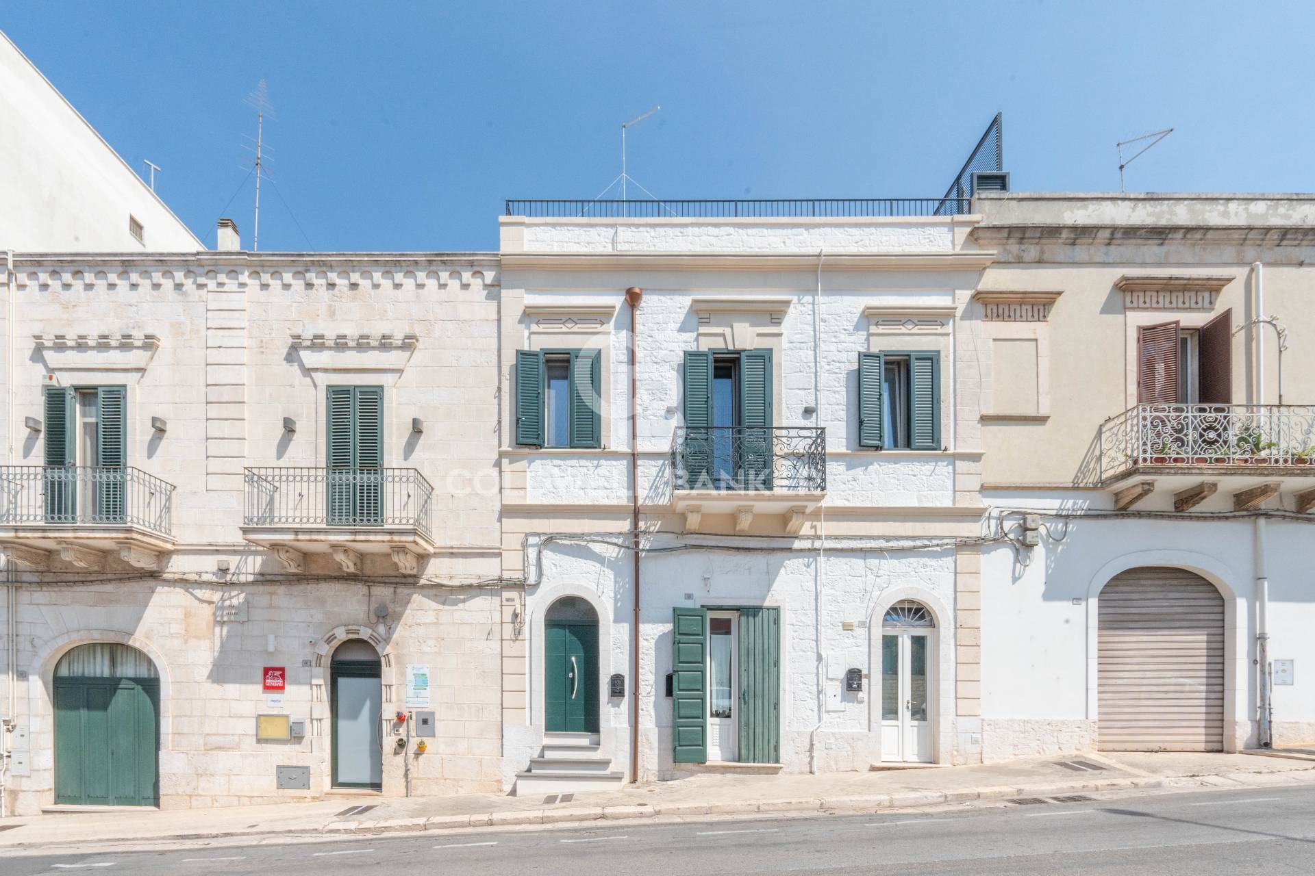 Villa con terrazzo a Cisternino