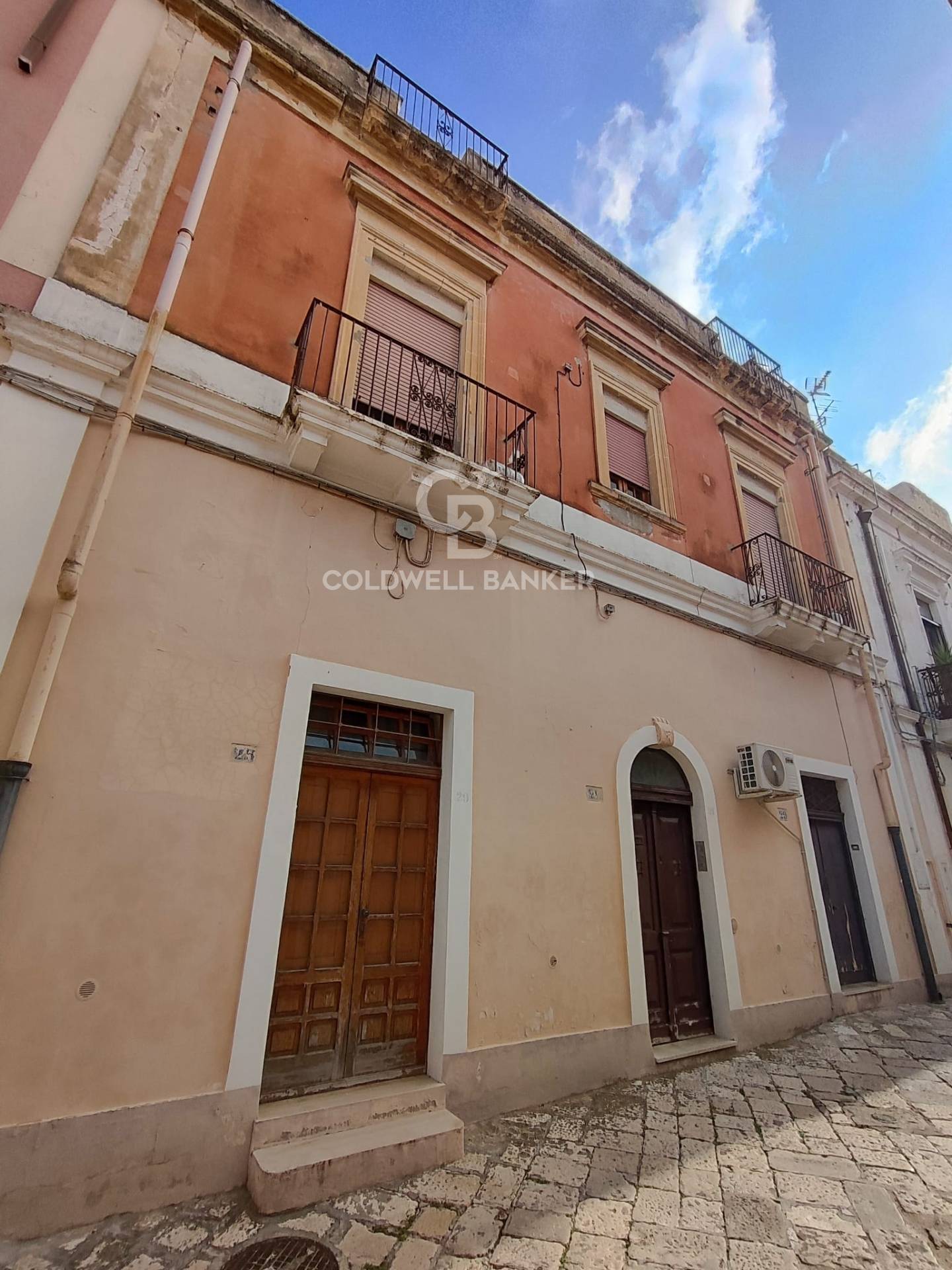 Casa indipendente con terrazzo, Brindisi centro