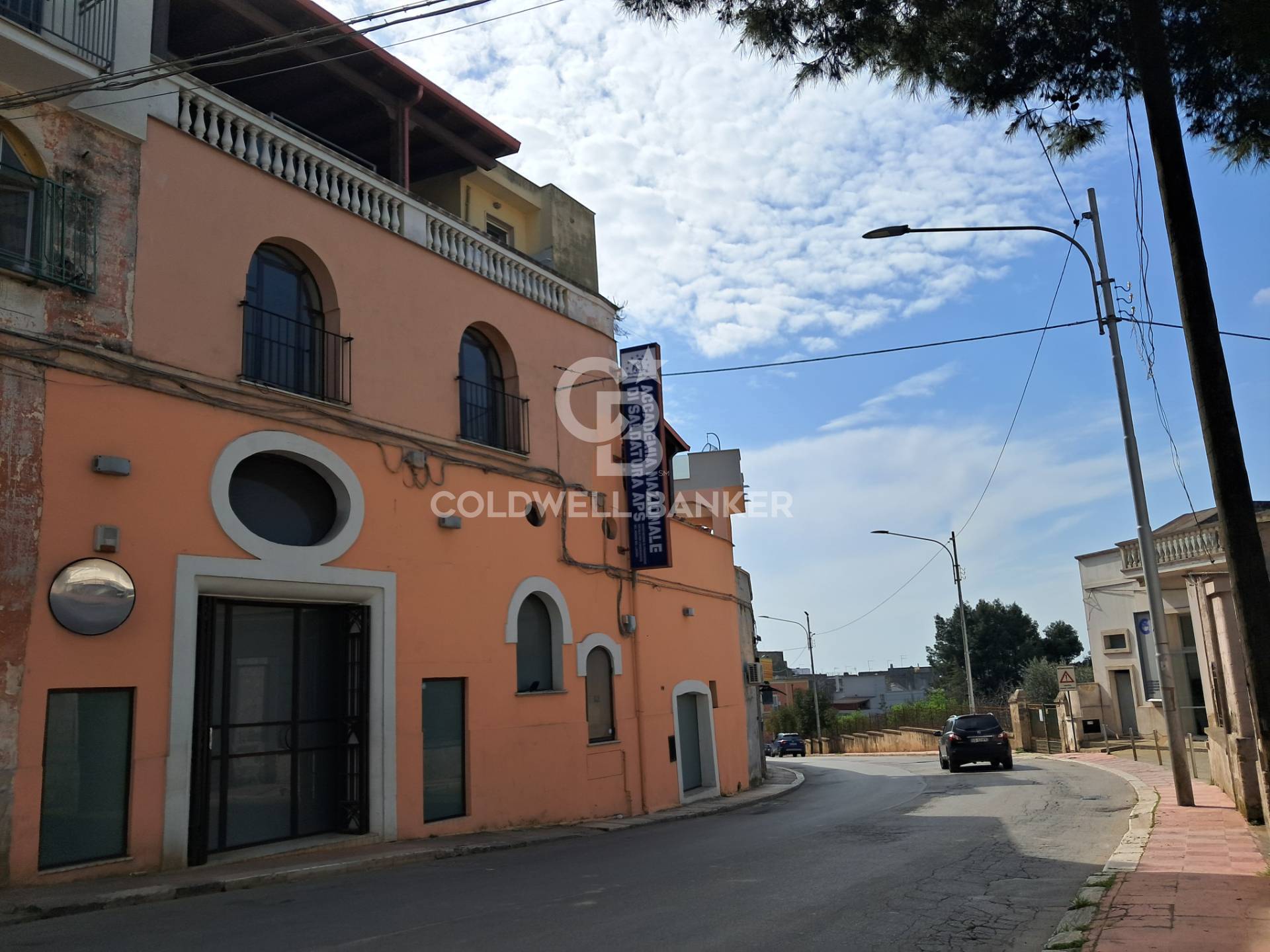 Locale commerciale in vendita a Grottaglie