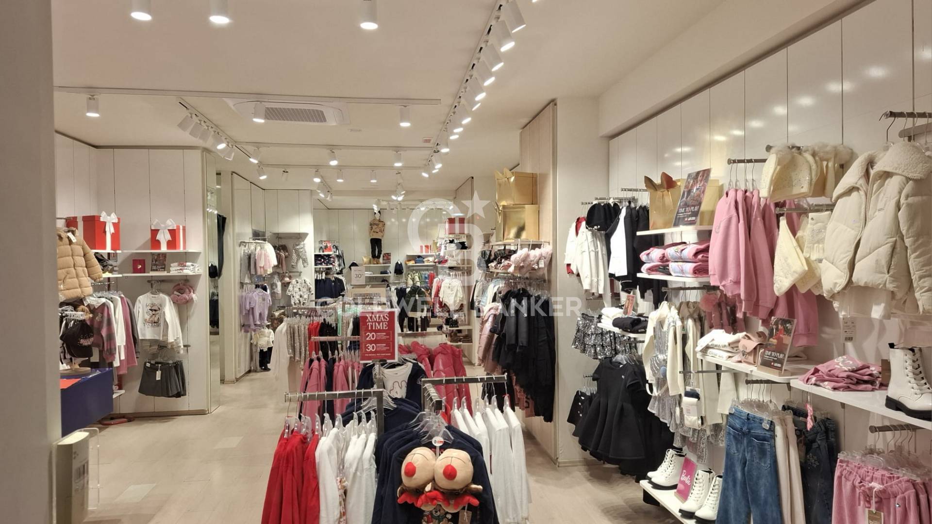 Locale commerciale in affitto a Brindisi, Centro