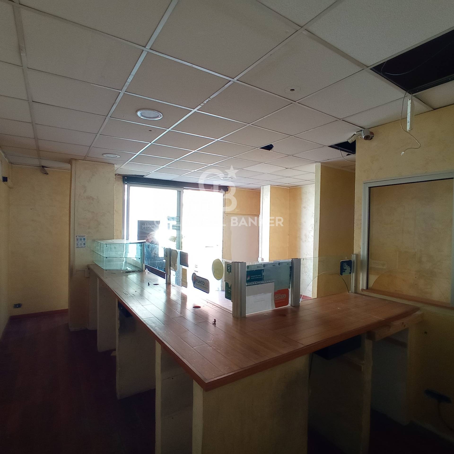 Locale commerciale in affitto a Brindisi, S. Chiara