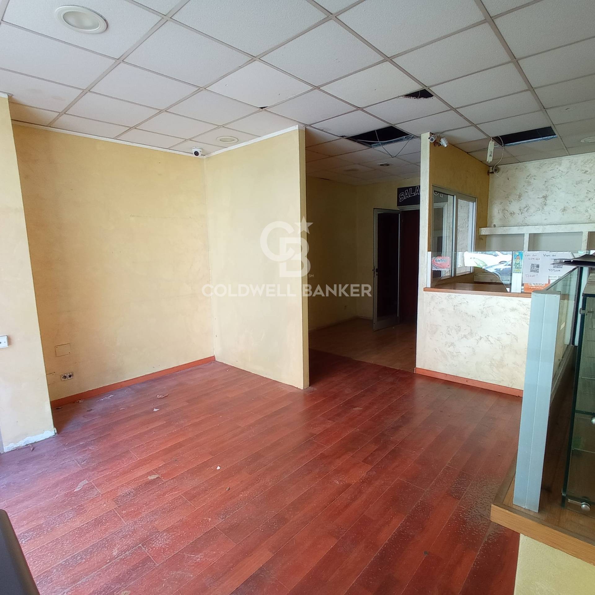 Locale commerciale in affitto a Brindisi, S. Chiara