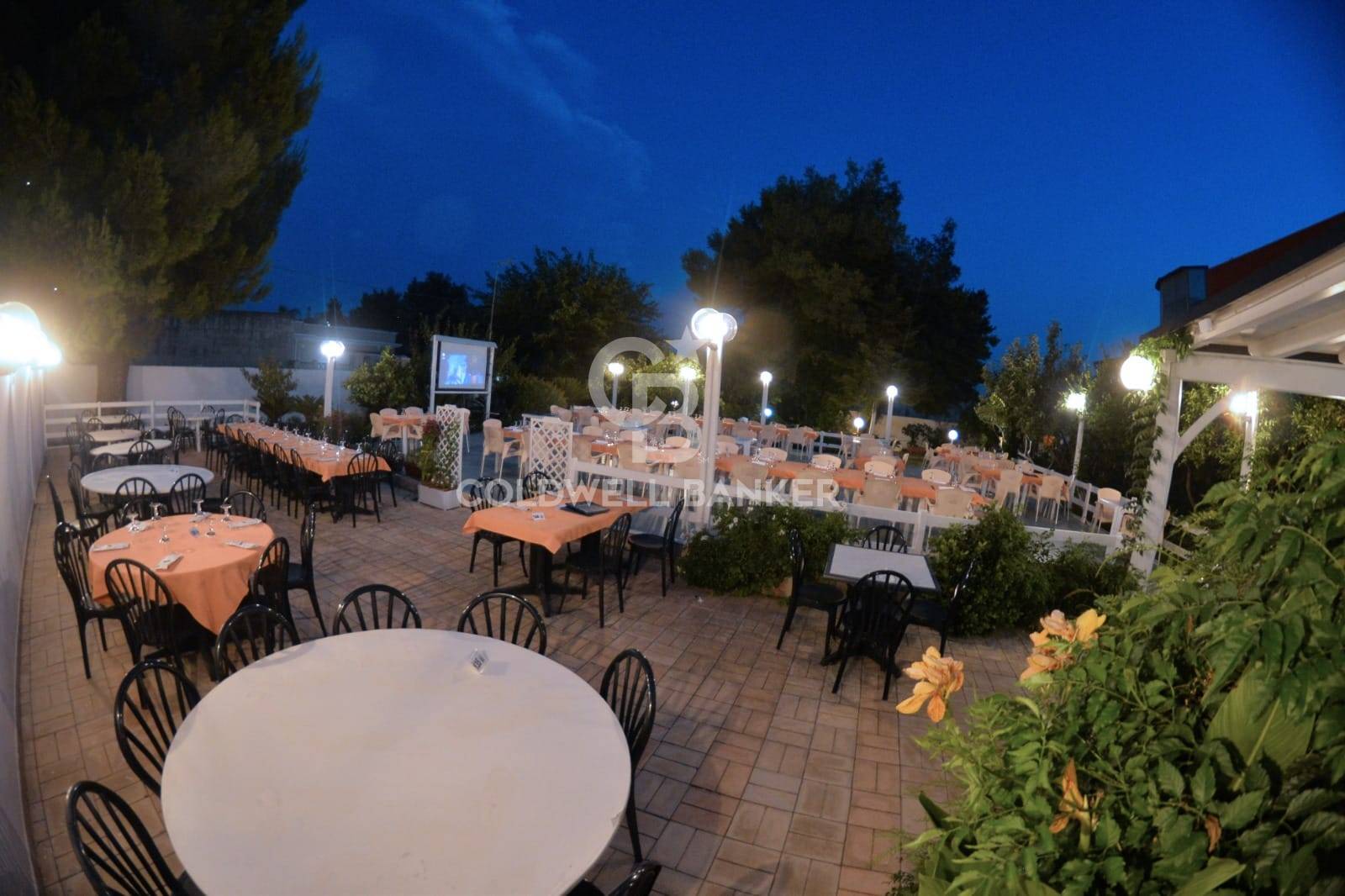 Locale commerciale in vendita a Erchie