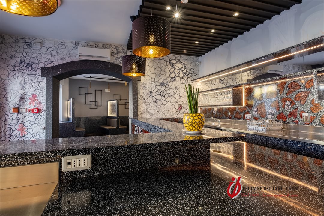 Locale commerciale in vendita a Valeggio sul Mincio