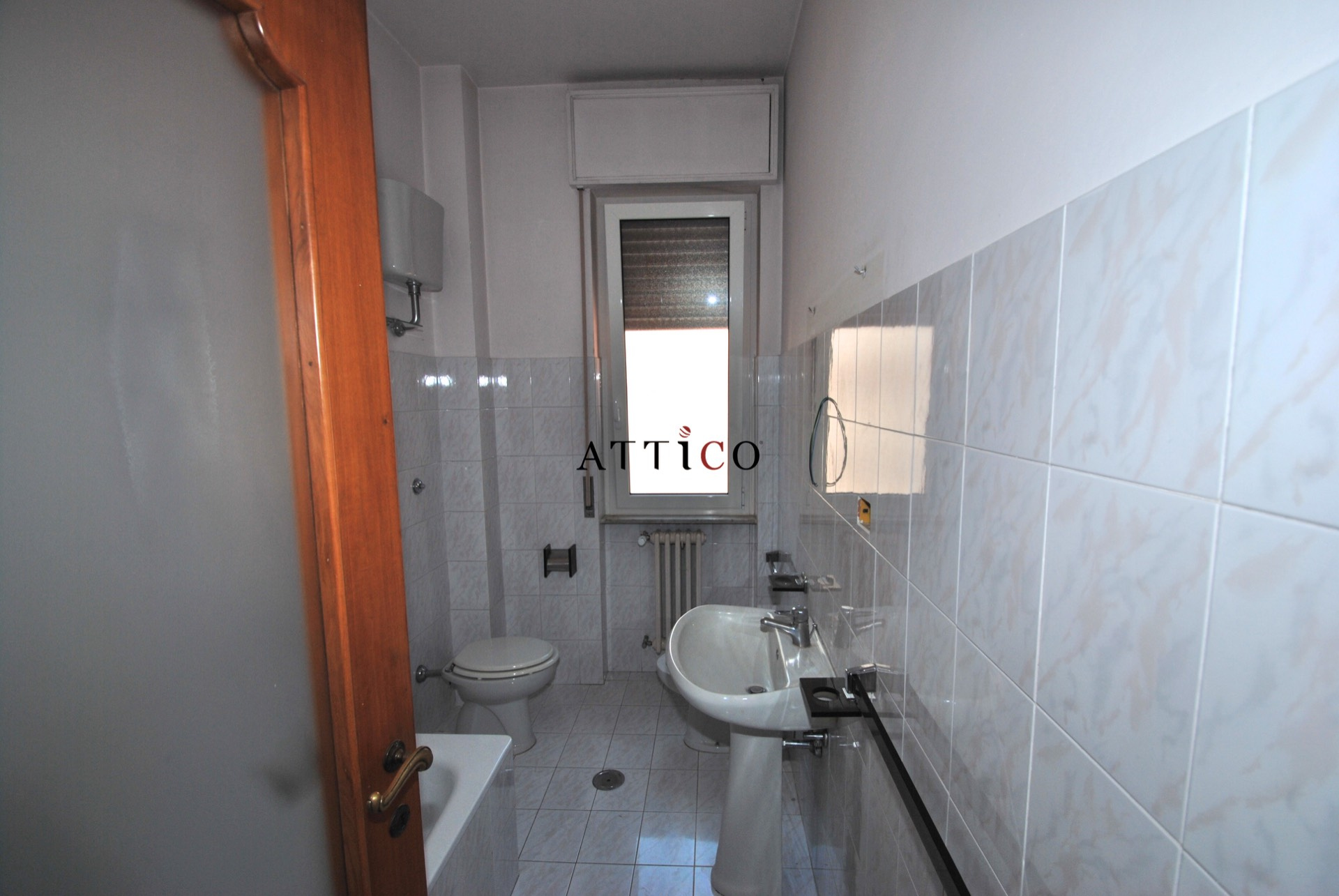 3 VANI in vendita a Avellino, Centro