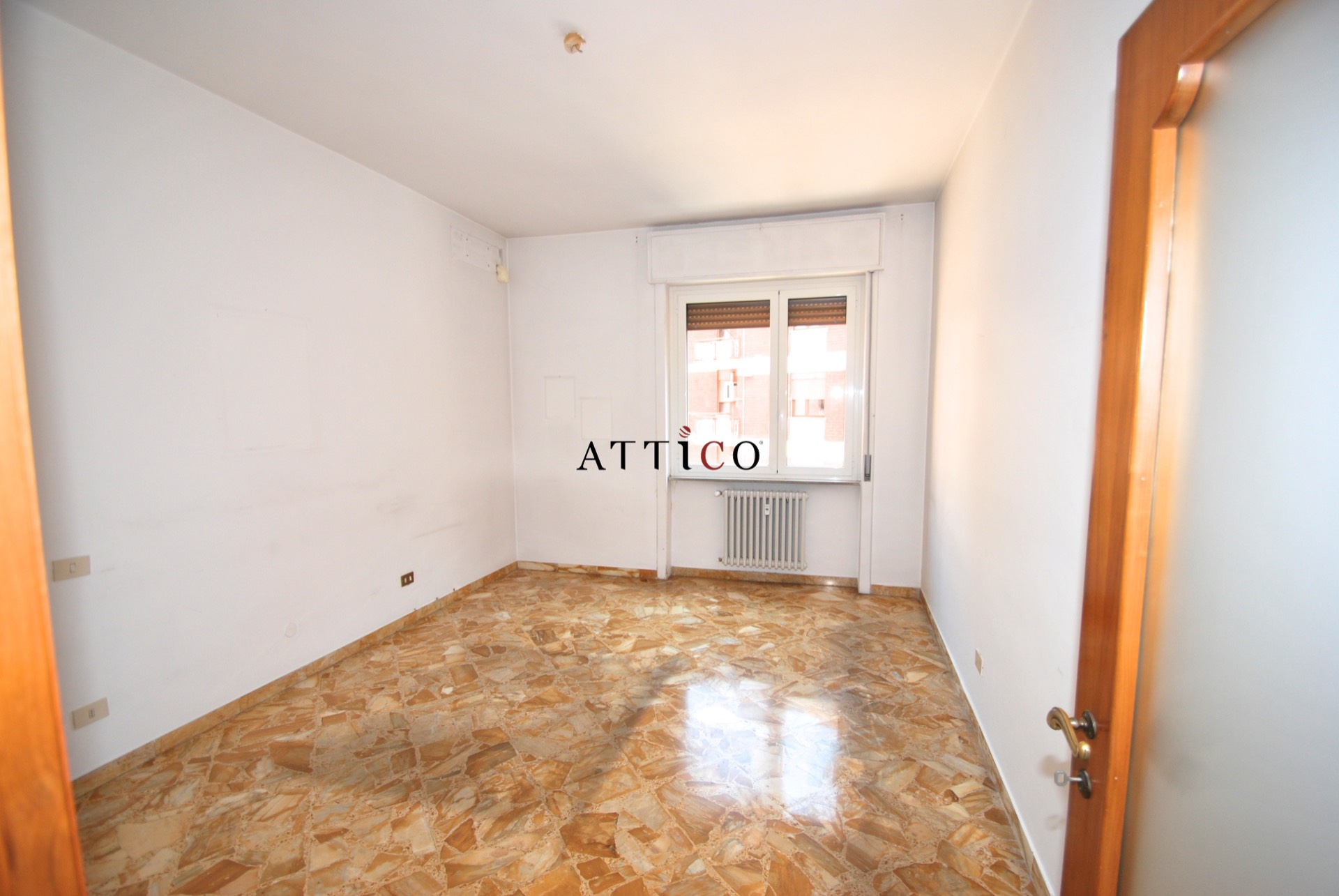 4 VANI in vendita a Avellino, Centro