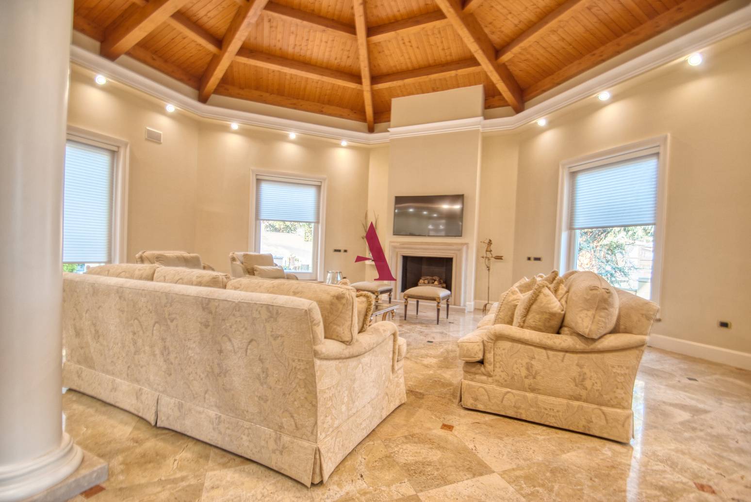 VILLA SINGOLA in vendita a Forino