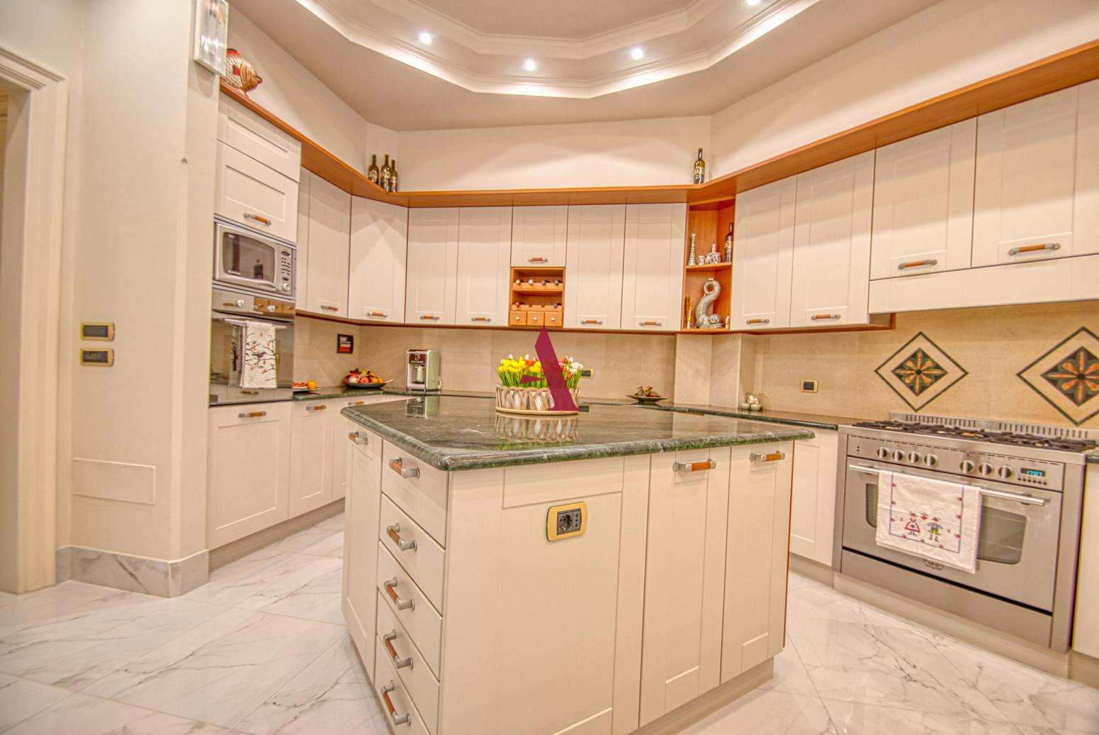 VILLA SINGOLA in vendita a Forino