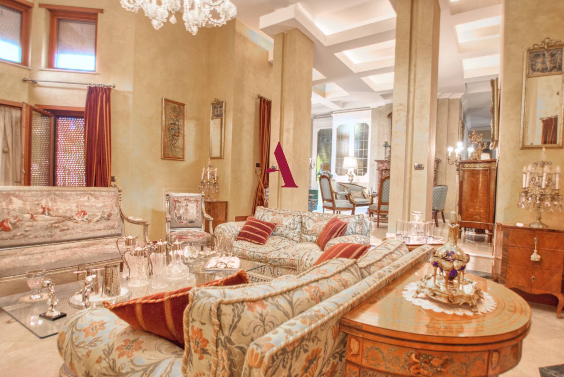 VILLA SINGOLA in vendita a Avellino