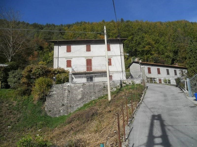 Rustico con giardino, Minucciano gorfigliano