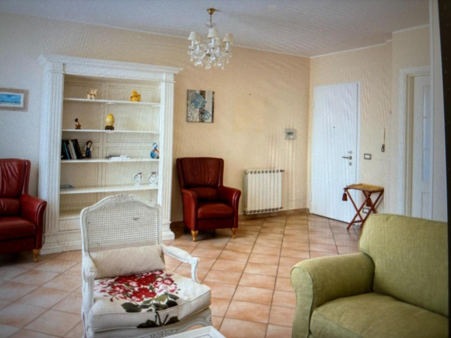 Attico con terrazzo, Viareggio centro mare