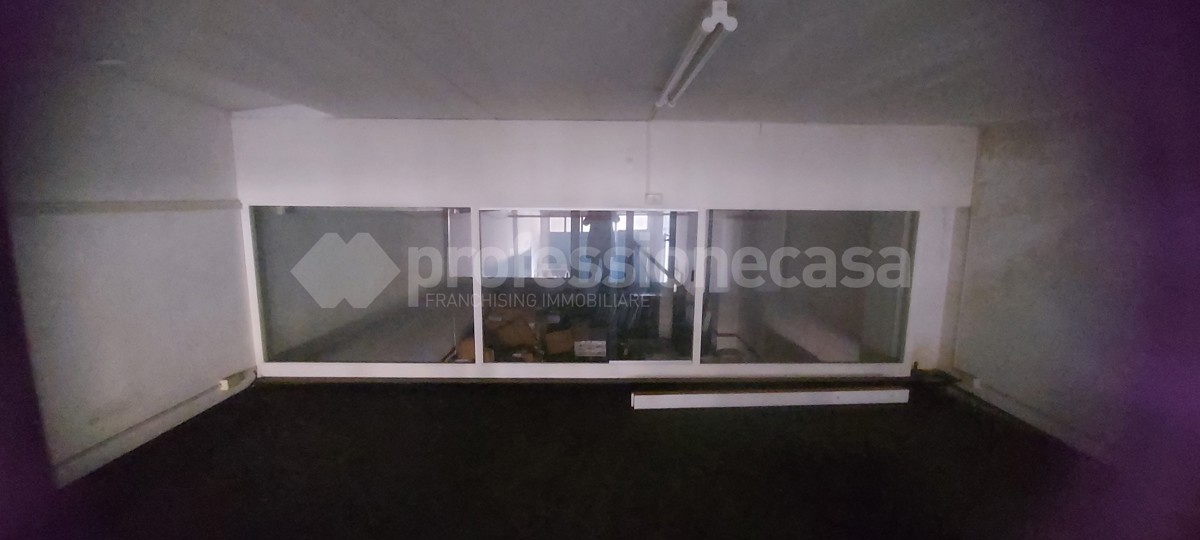 Negozio in affitto a Siena