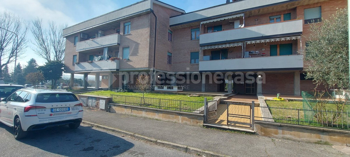 Magazzino in vendita a Siena