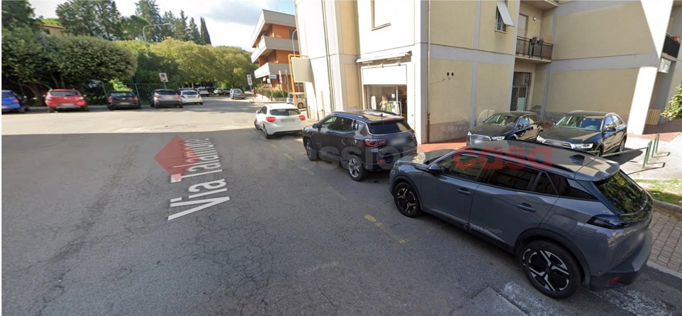 Negozio in affitto a Poggibonsi