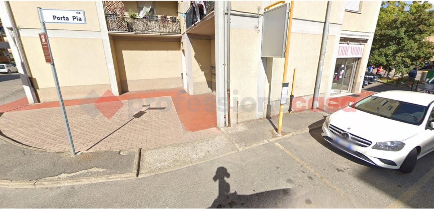 Negozio in affitto a Poggibonsi