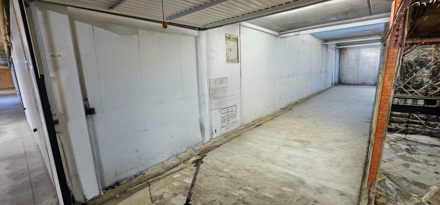 Box/Garage 20mq in vendita a Siena