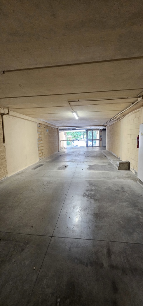 Box/Garage 20mq in vendita a Siena