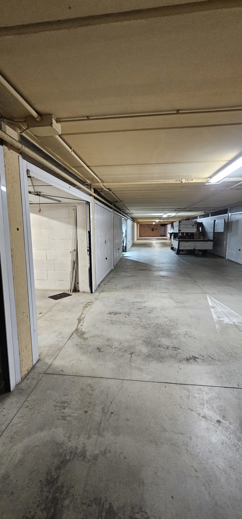 Box/Garage 20mq in vendita a Siena