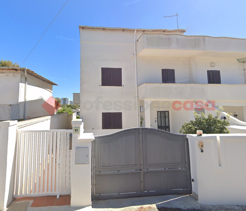 Casa indipendente con giardino a Taranto
