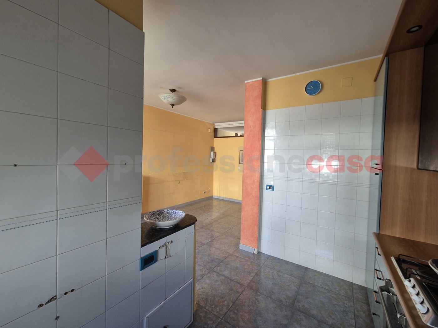 Quadrilocale con box a Taranto