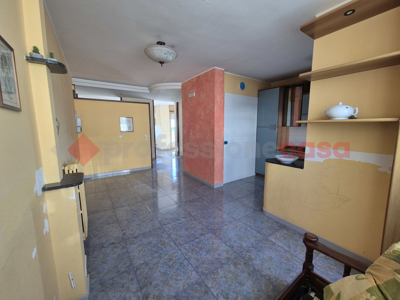 Quadrilocale con box a Taranto