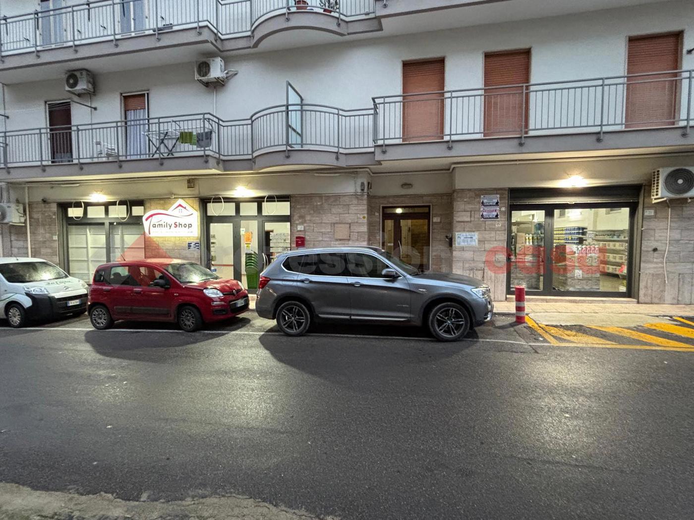 Negozio in affitto a Crispiano