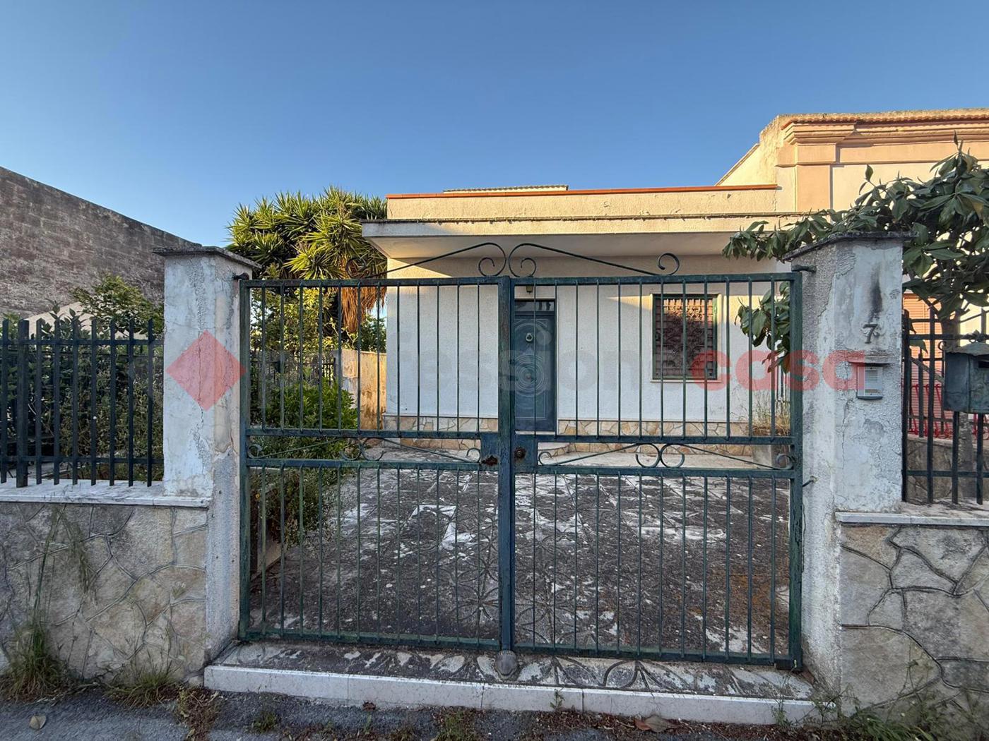Casa indipendente con giardino a Taranto