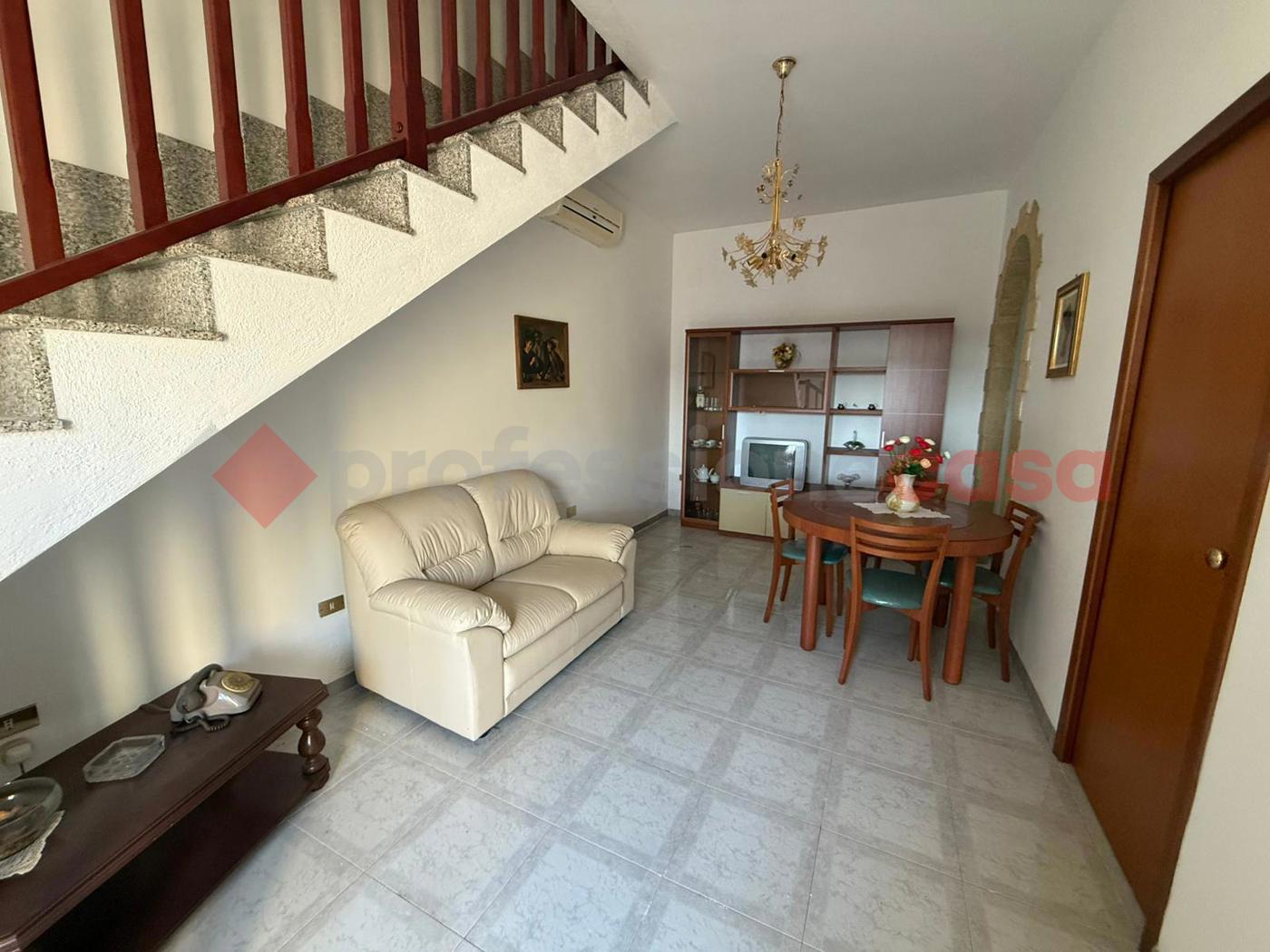 Casa indipendente con giardino a Taranto