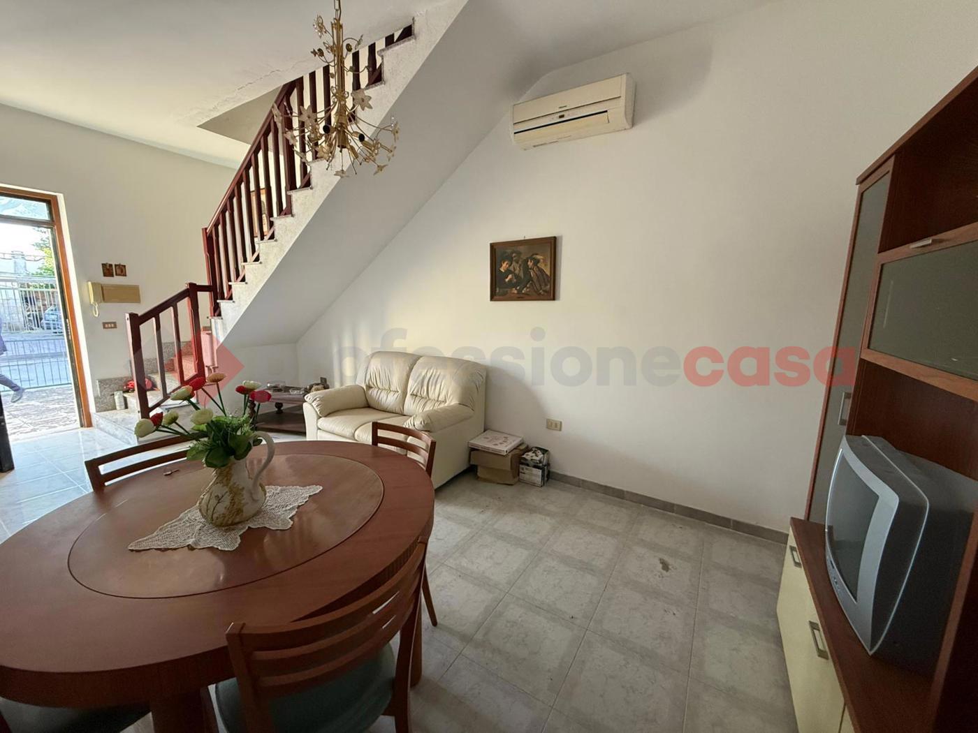 Casa indipendente con giardino a Taranto