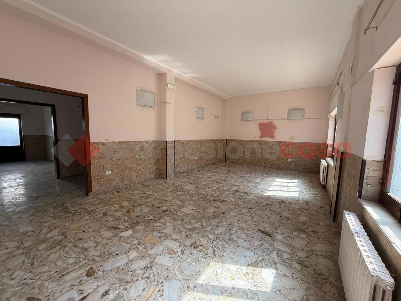 Negozio in vendita a Taranto
