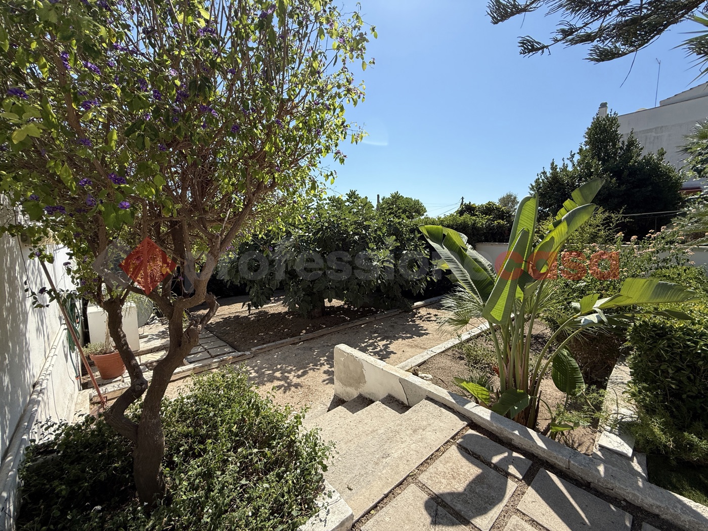 Casa indipendente con giardino a Taranto