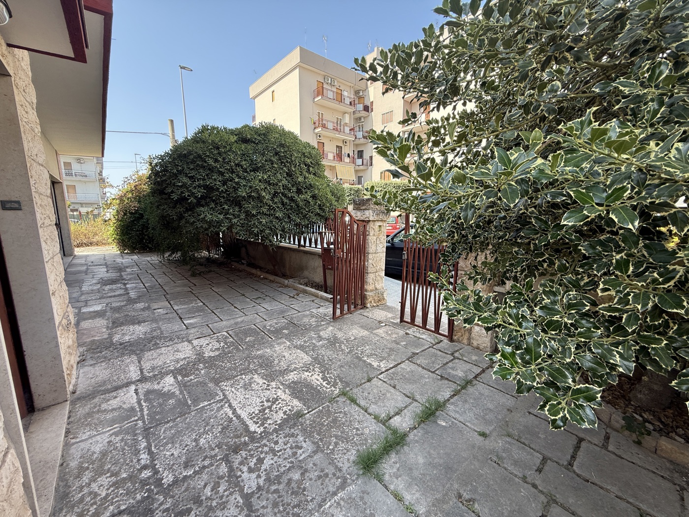 Stabile/Palazzo con giardino a Statte