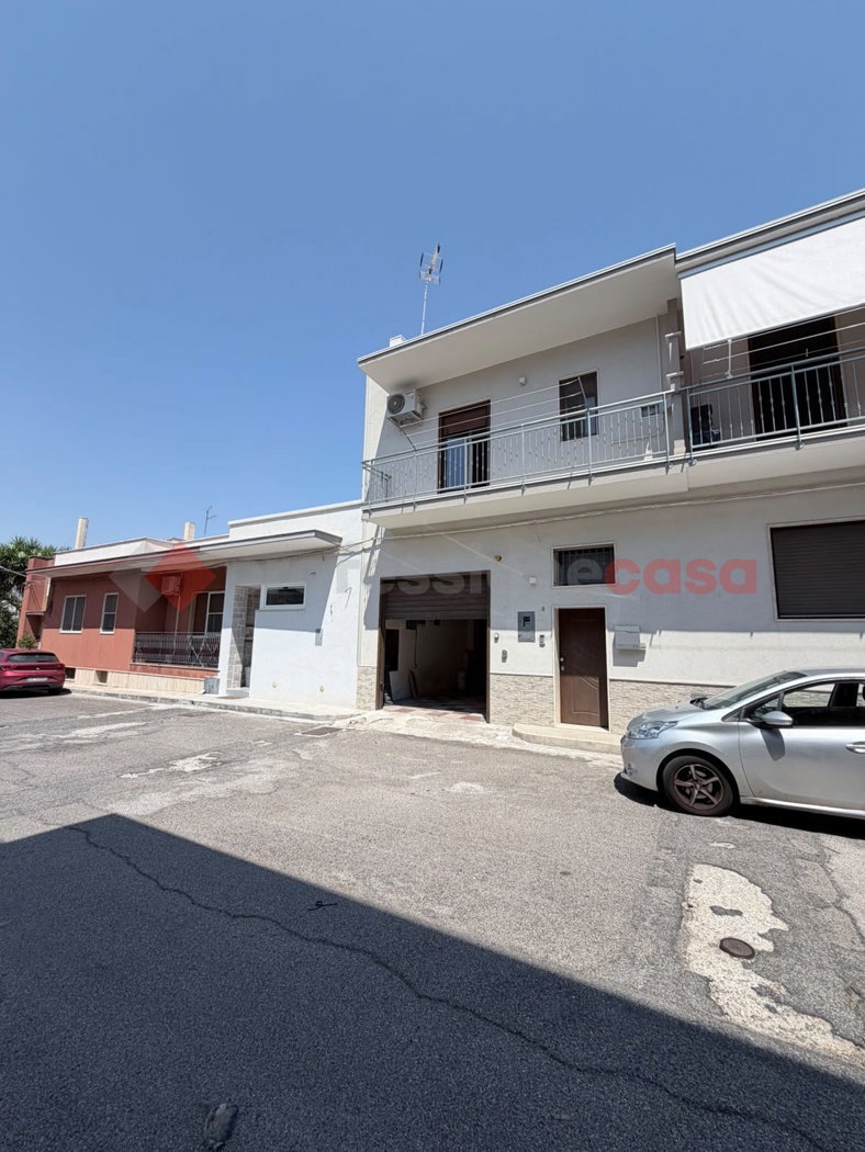 Casa indipendente con giardino a Crispiano
