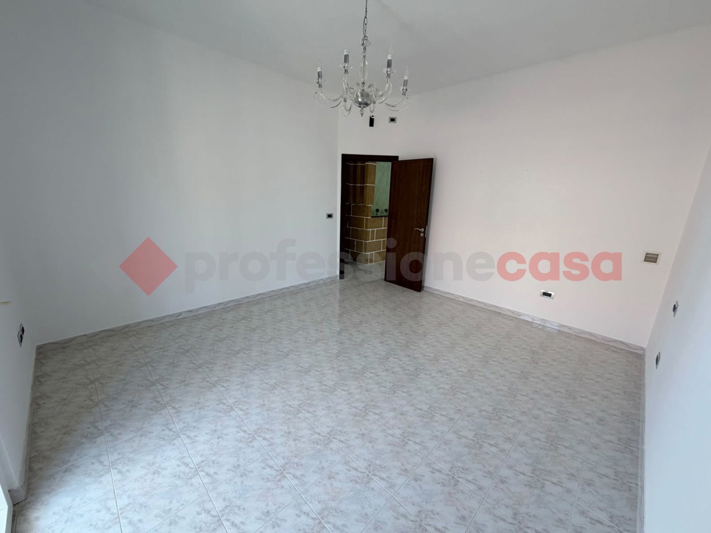 Casa indipendente con giardino a Crispiano