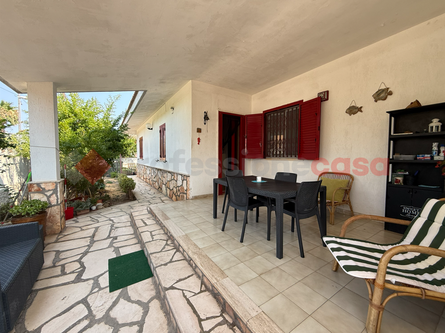 Villa con giardino a Taranto
