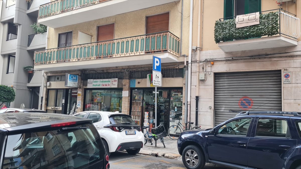Locale commerciale in vendita in via indipendenza 52, Bari