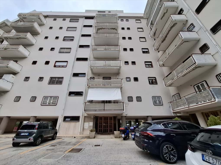 Appartamento in vendita in via robert schuman 15, Bari