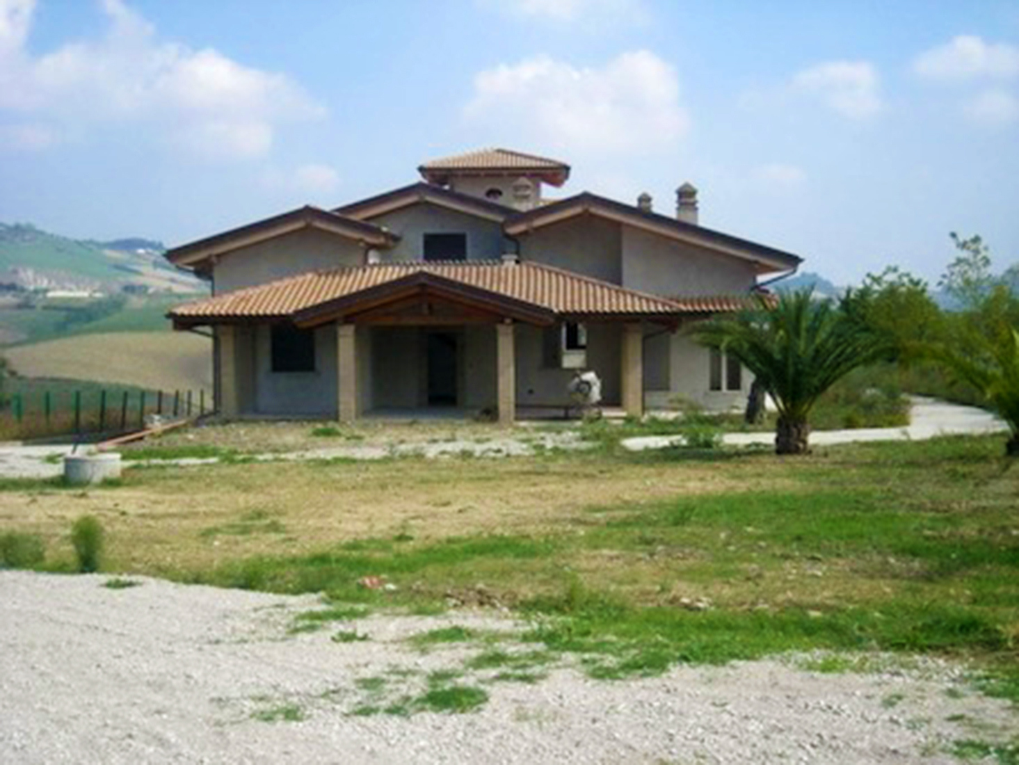 Villa con terrazzo a Teramo