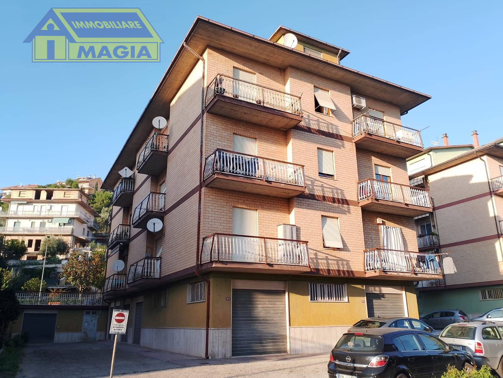 Box o garage in vendita a Castorano, San Silvestro