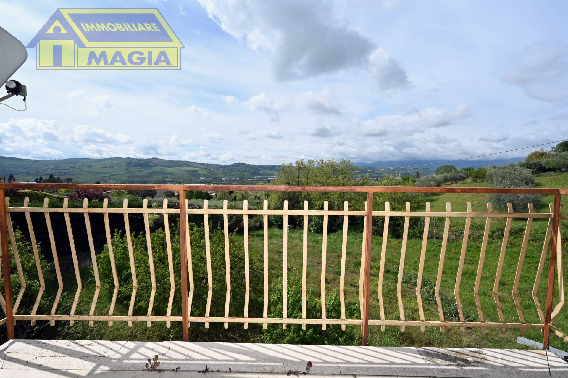 Casa singola in vendita a Colli del Tronto