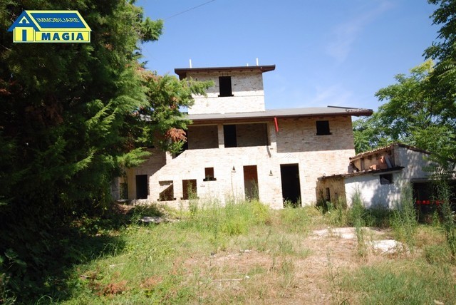 Rustico/Casale in vendita a Castel di Lama