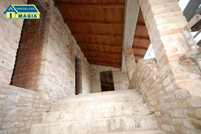 Rustico/Casale in vendita a Castel di Lama