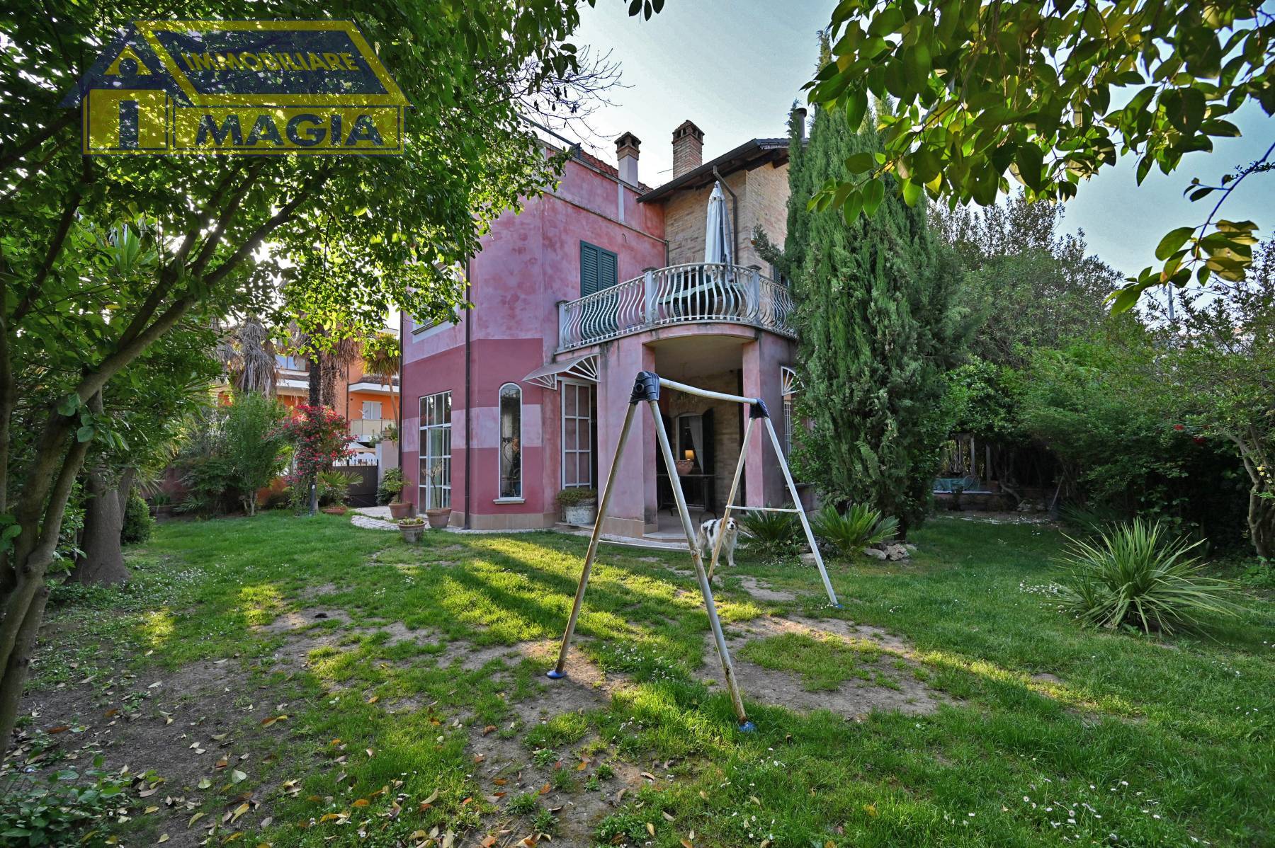 Villa in vendita a Colli del Tronto