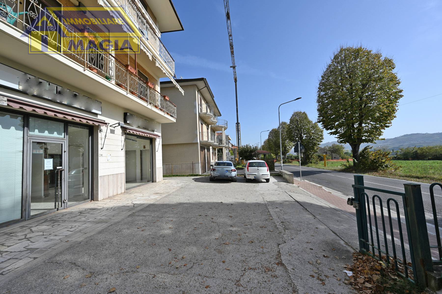 Locale commerciale in vendita a Castel di Lama, Castel di Lama Basso