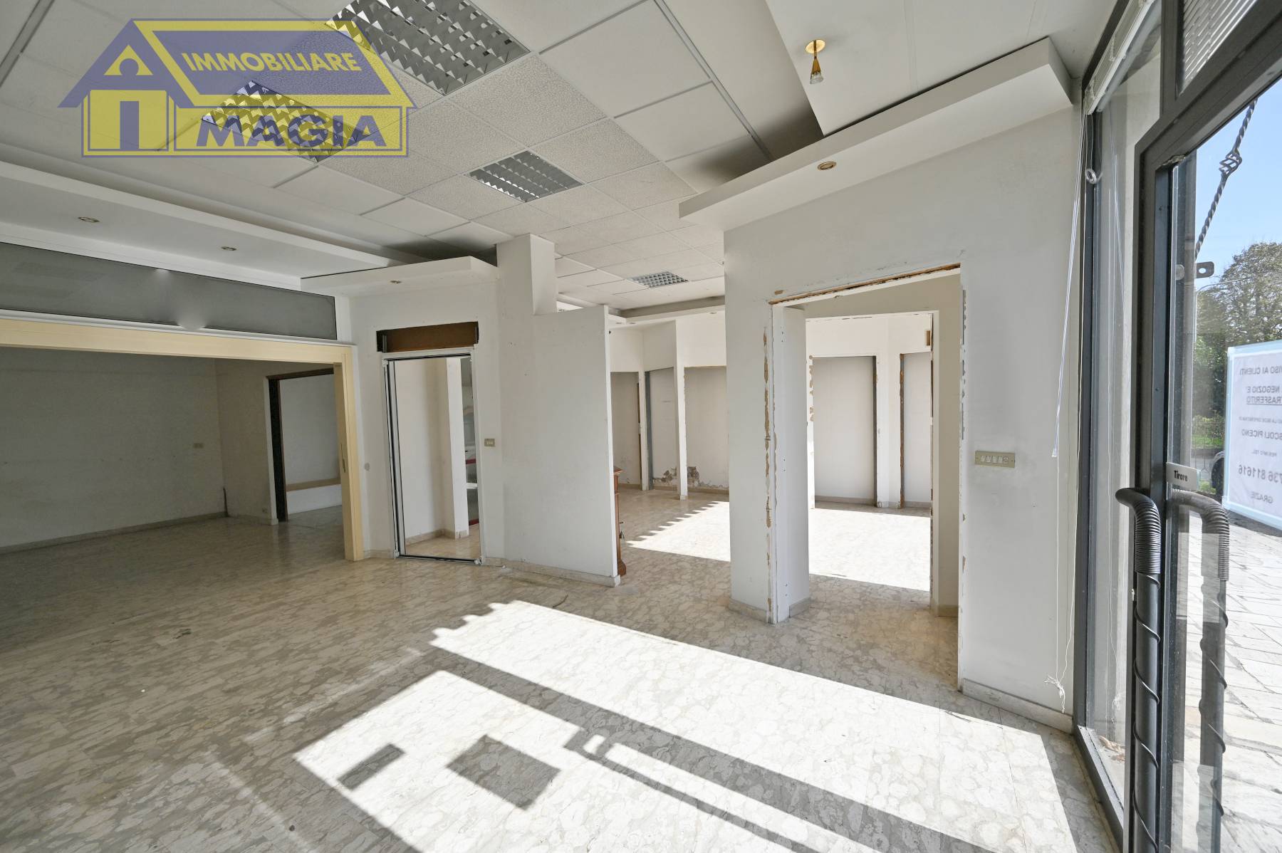 Locale commerciale in vendita a Castel di Lama, Castel di Lama Basso