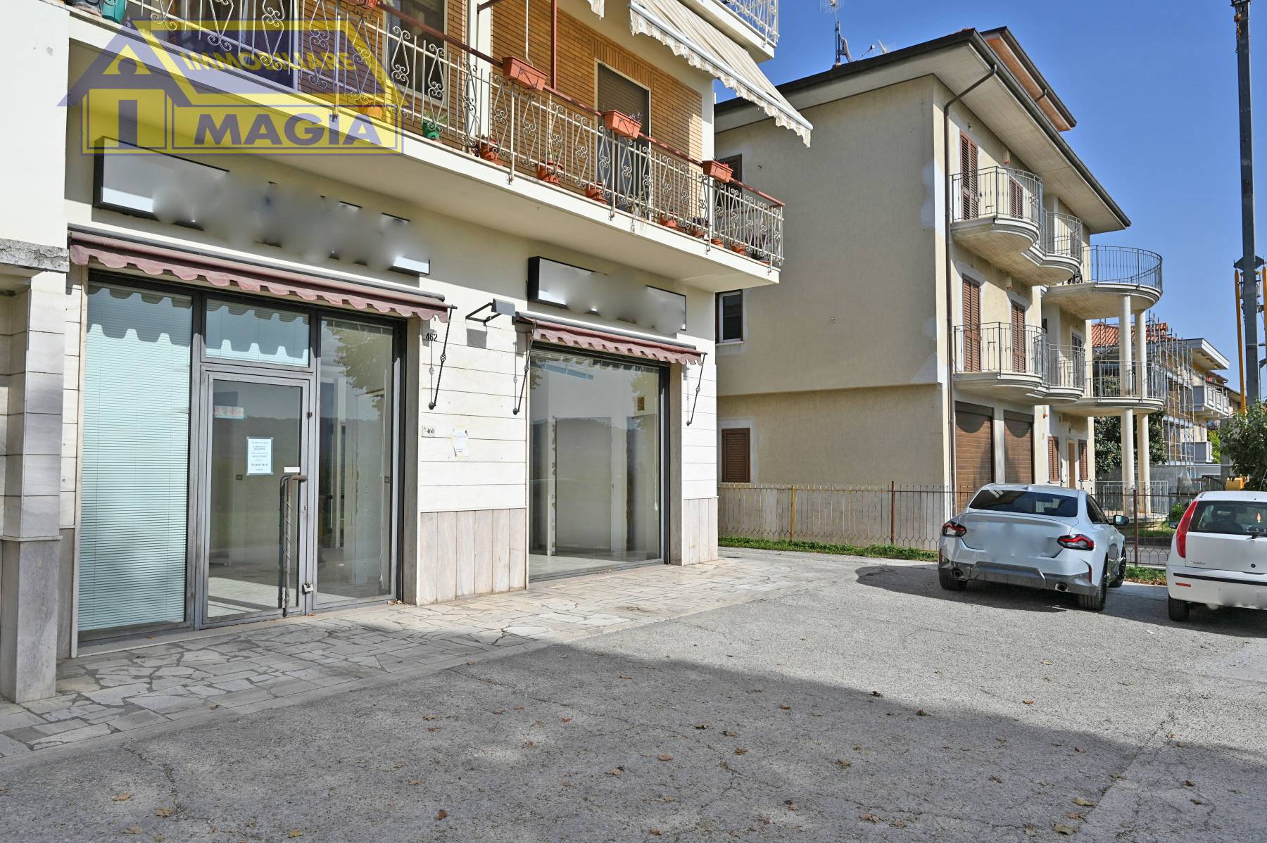 Locale commerciale in vendita a Castel di Lama, Castel di Lama Basso