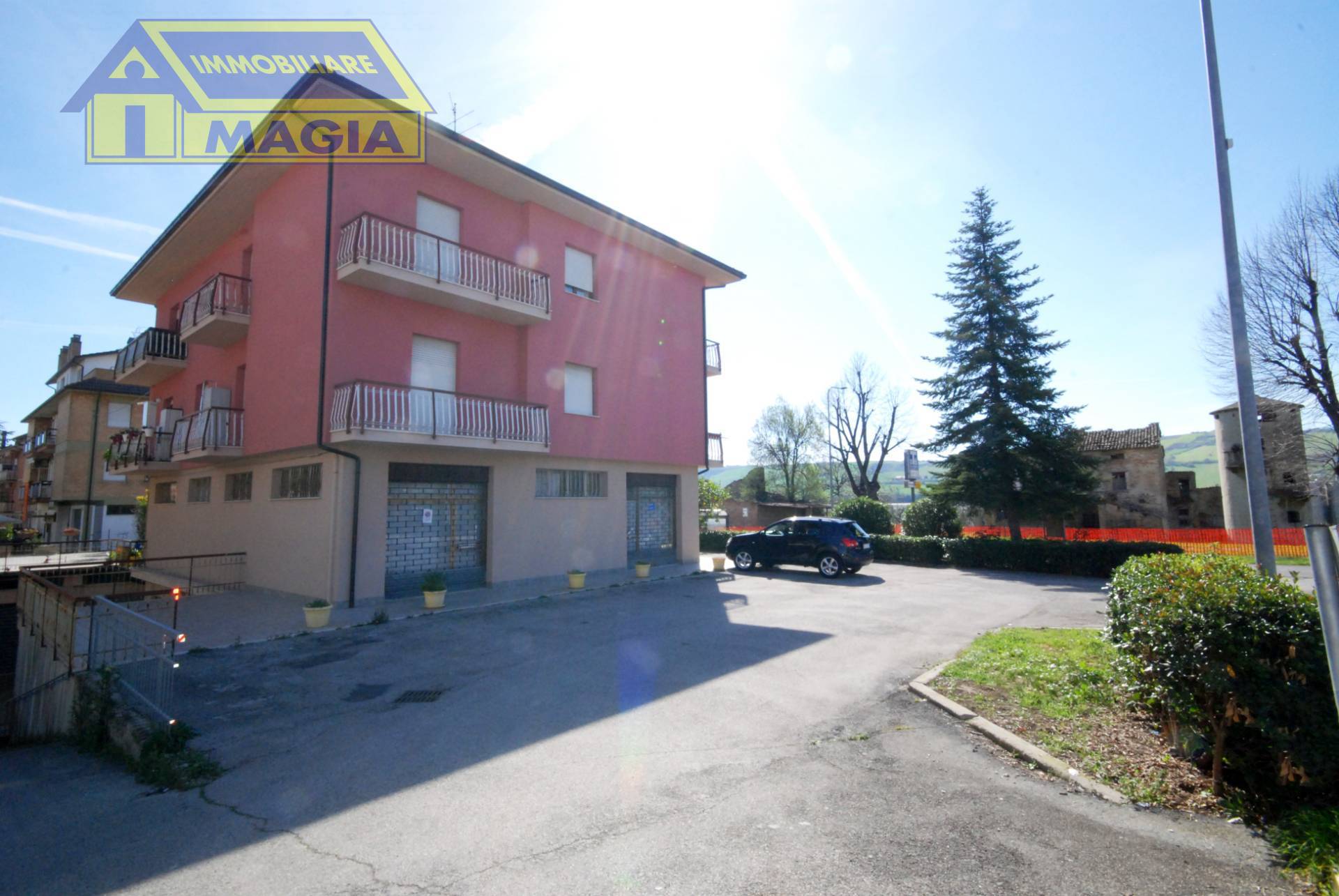 Locale commerciale in vendita a Castel di Lama, Castel di Lama Basso