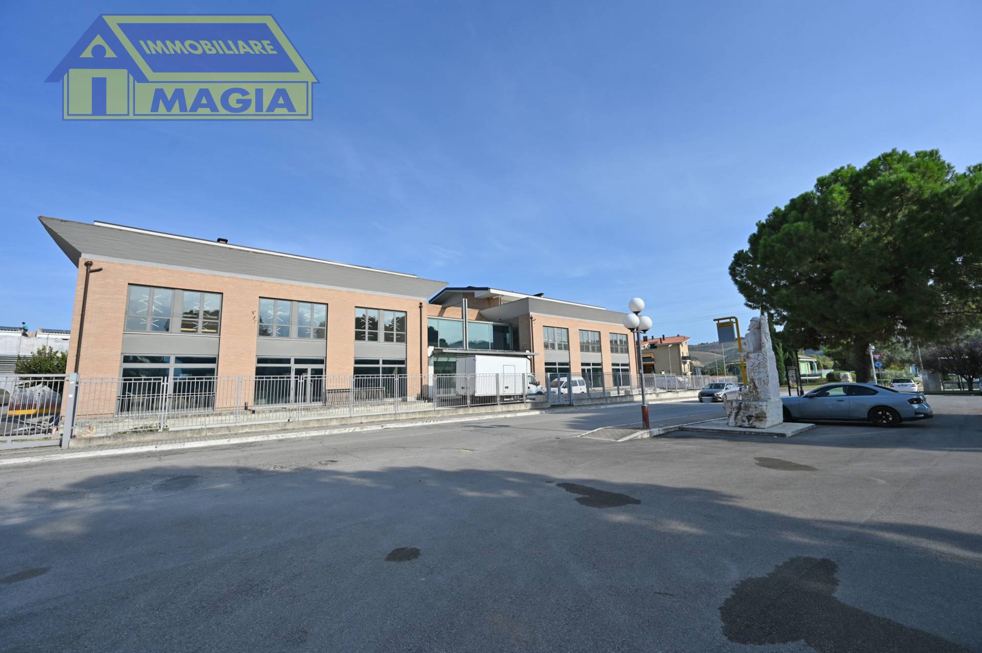 Locale commerciale in vendita a Spinetoli, Pagliare del Tronto